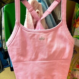 Alo Yoga Seamless Ribbed Favorite Bra Tank Sweet Pink. Worn a few times M